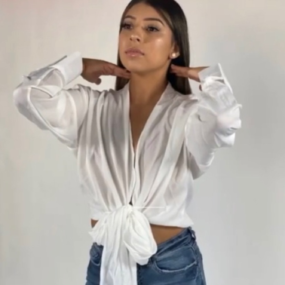 Front tie top